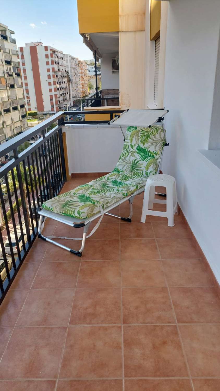 PISO DE CORTA TEMPORADA .PRECIO 950 E/MES