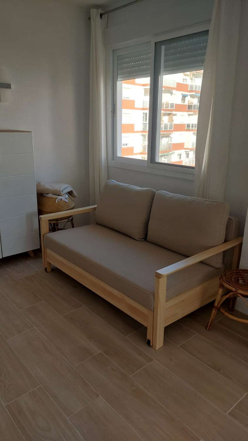 PISO DE CORTA TEMPORADA .PRECIO 950 E/MES