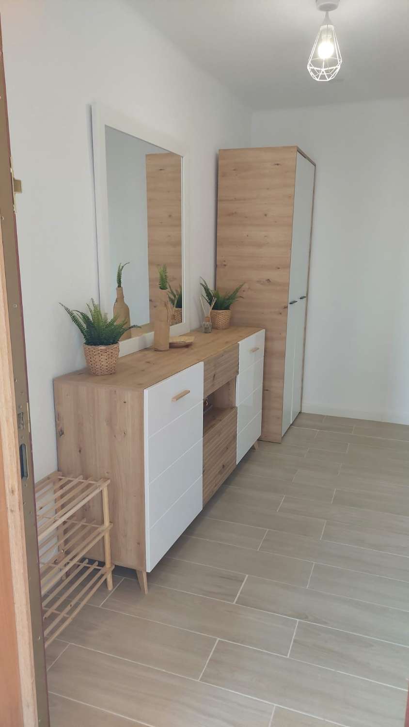 PISO DE CORTA TEMPORADA .PRECIO 950 E/MES