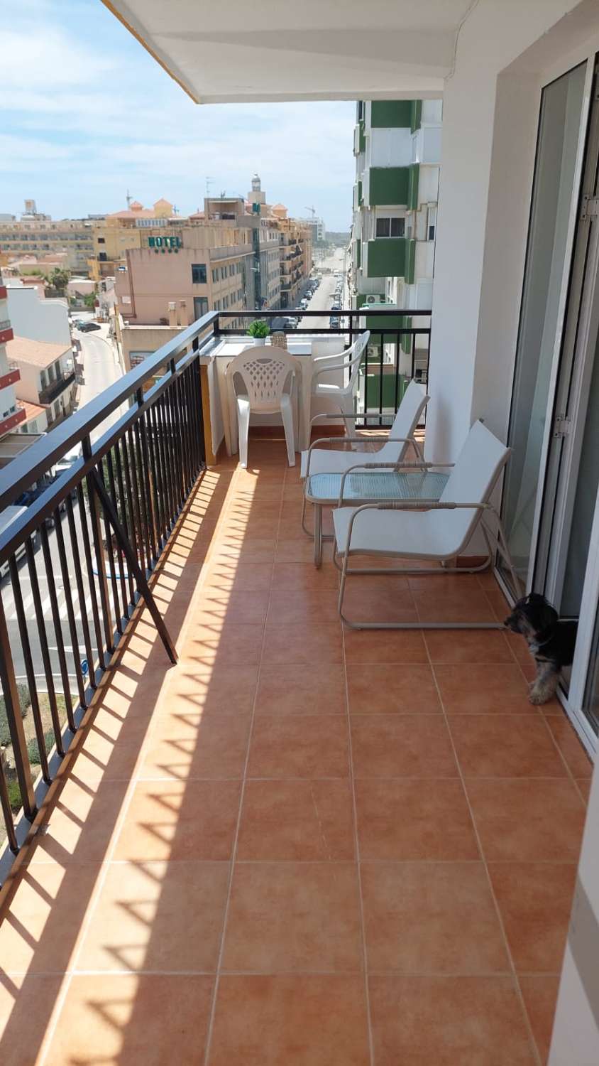 PISO DE CORTA TEMPORADA .PRECIO 950 E/MES