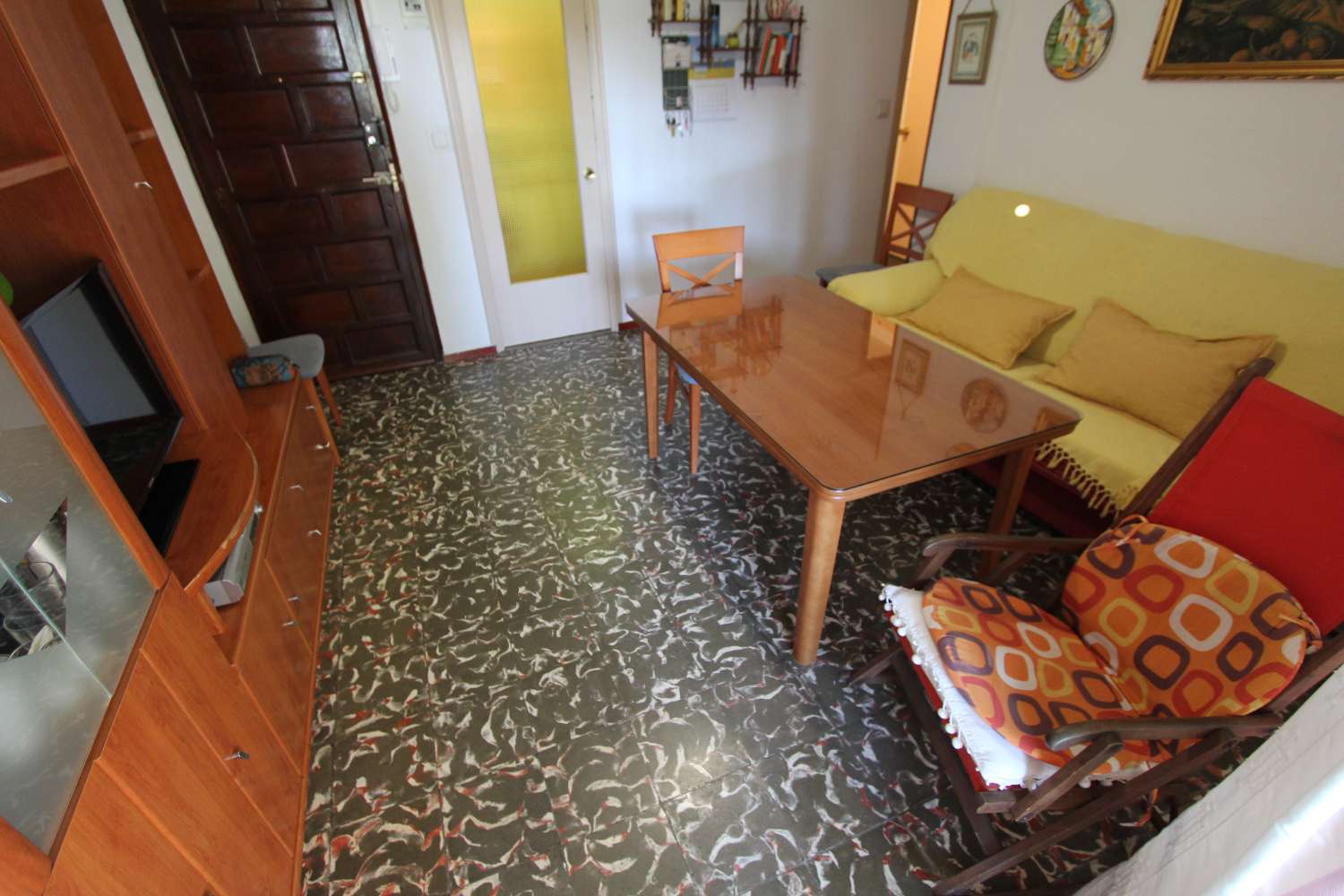 PISO CENTRICO SOLEADO Y TERRAZA DE 15 M2.