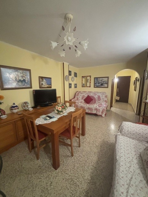 MAGNIFICO PISO CON ORIENTACION ESTE