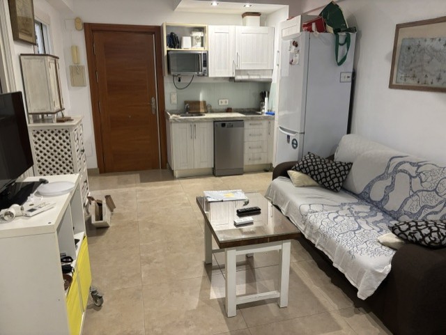 APARTAMENTO CON VISTAS AL MAR. SOLEADO.