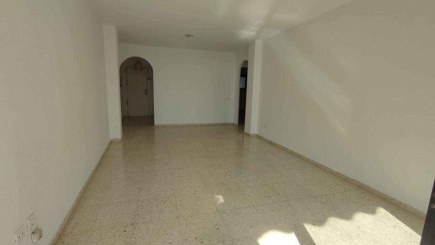 Piso en venta en Caleta de Vélez
