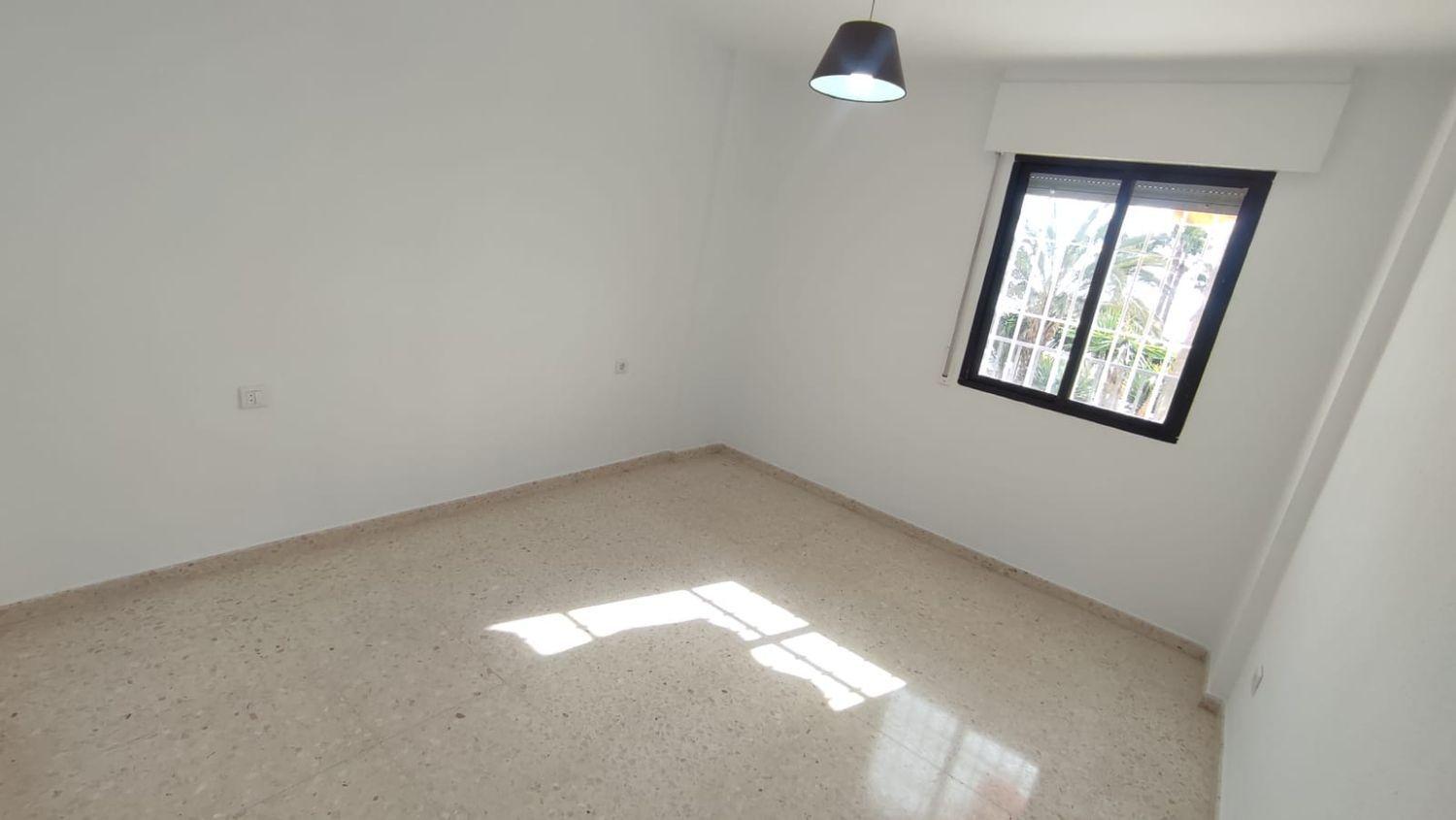 Piso en venta en Caleta de Vélez