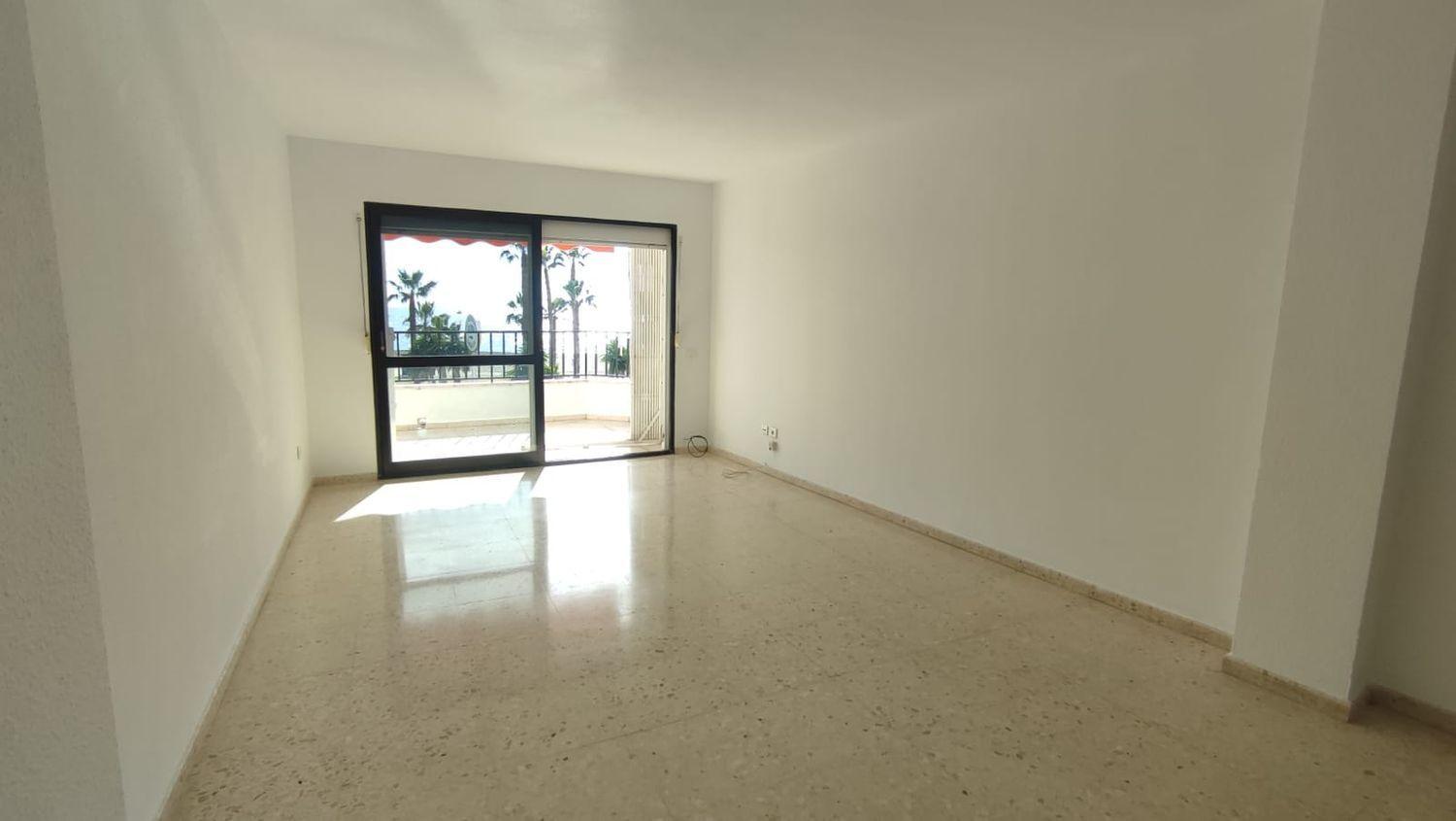 Piso en venta en Caleta de Vélez