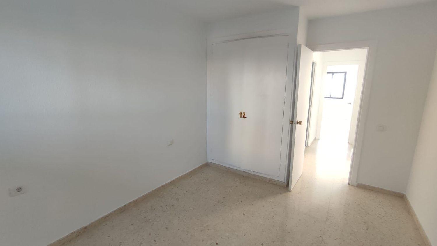 Piso en venta en Caleta de Vélez