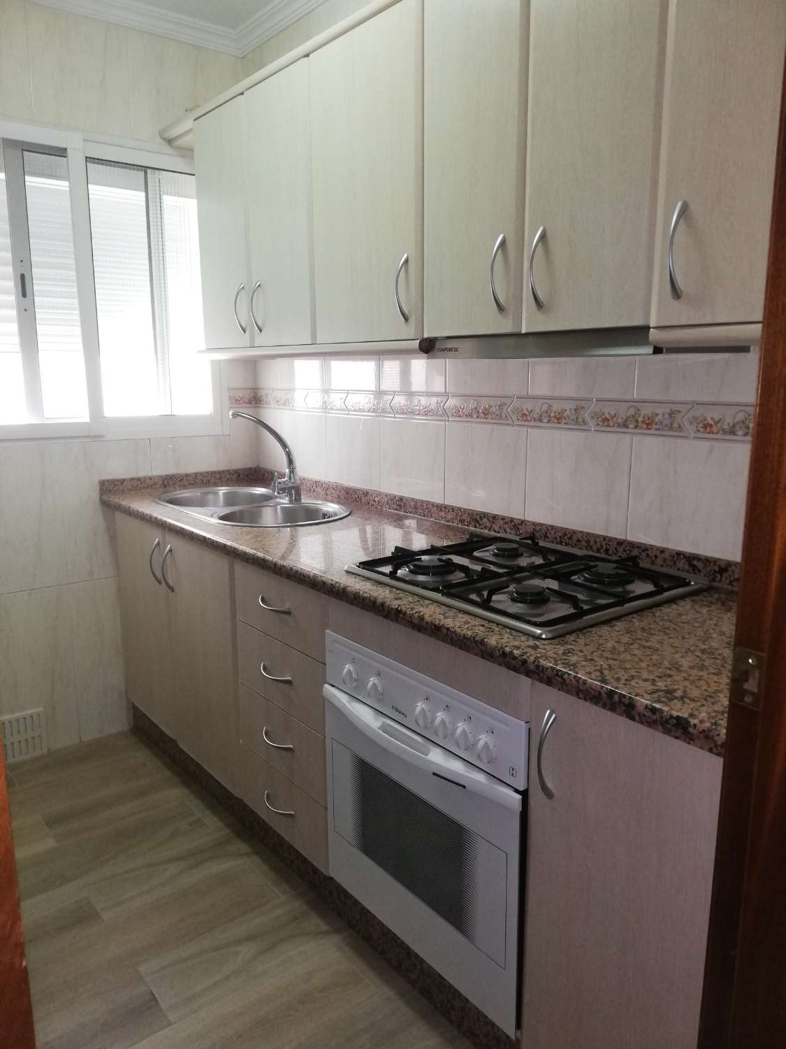APARTAMENTO DE  CORTA TEMPORADA. 440 € /MES