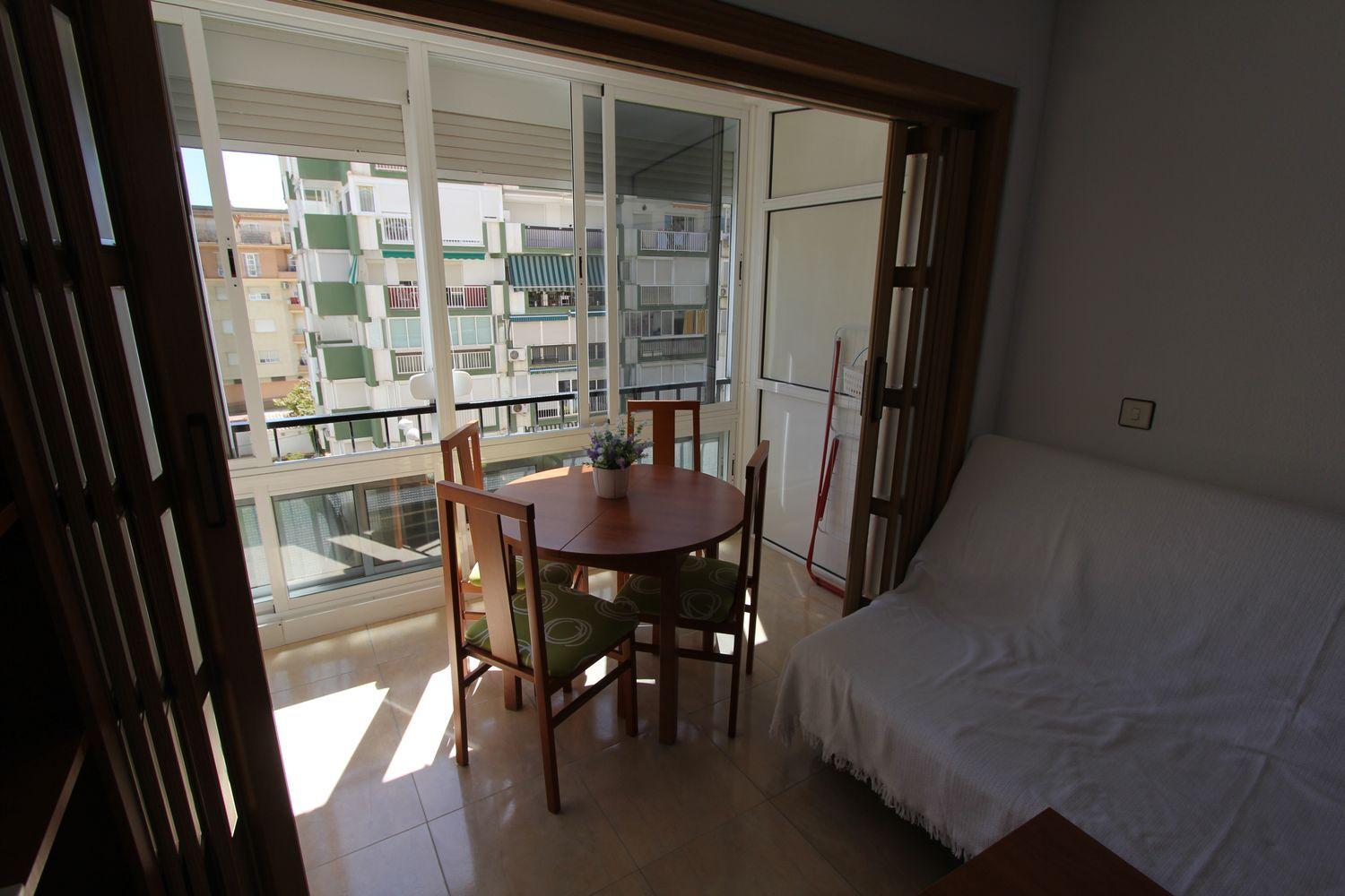 ESTUDIO DE  CORTA TEMPORADA. 440€ /MES