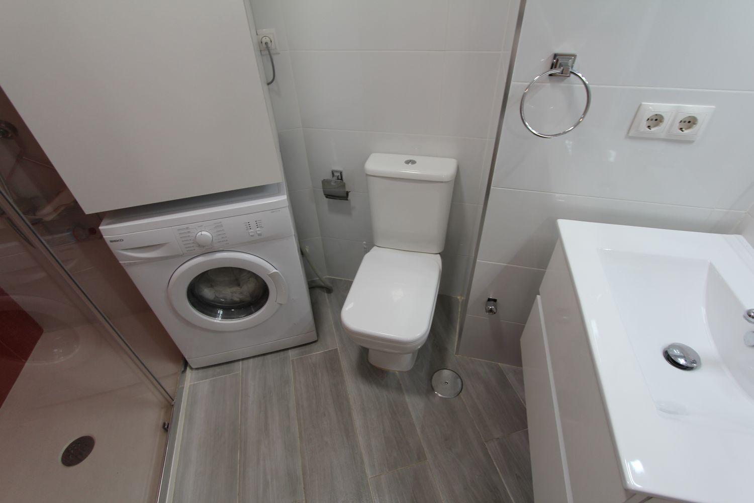 ESTUDIO DE  CORTA TEMPORADA. 450 € /MES