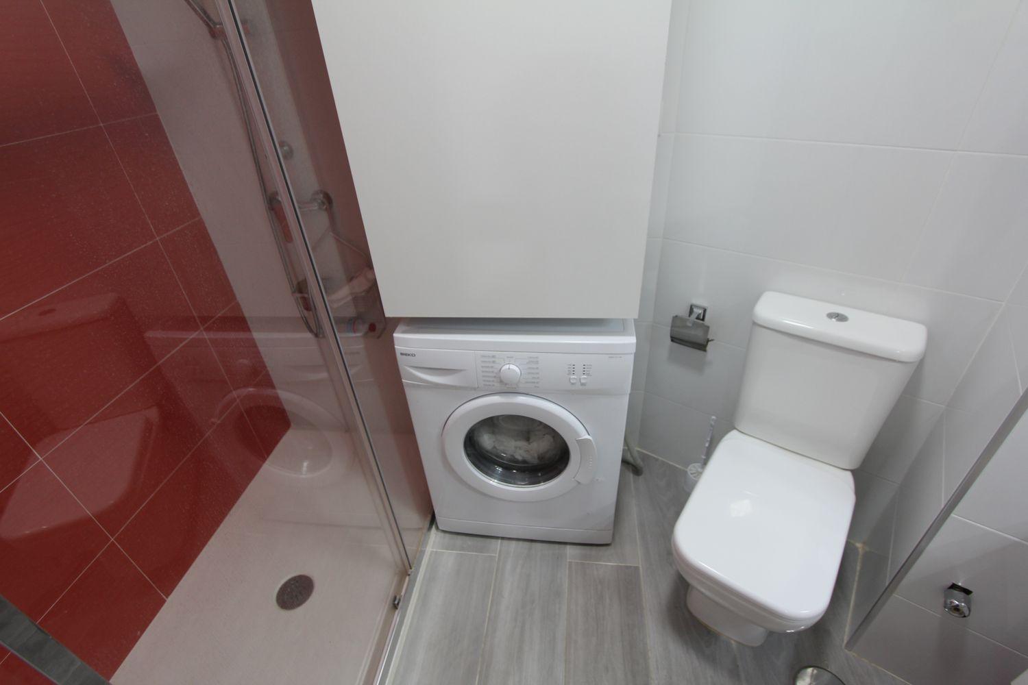 ESTUDIO DE  CORTA TEMPORADA. 450 € /MES