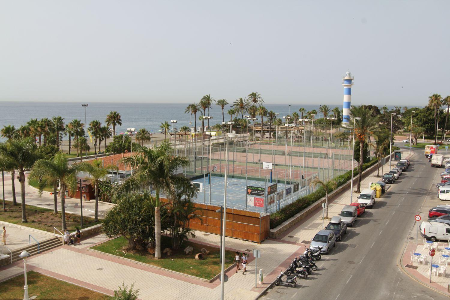 PISO 1ªLINEA  DE PLAYA DE OCTUBRE A MAYO . PRECIO: 650 € / MES