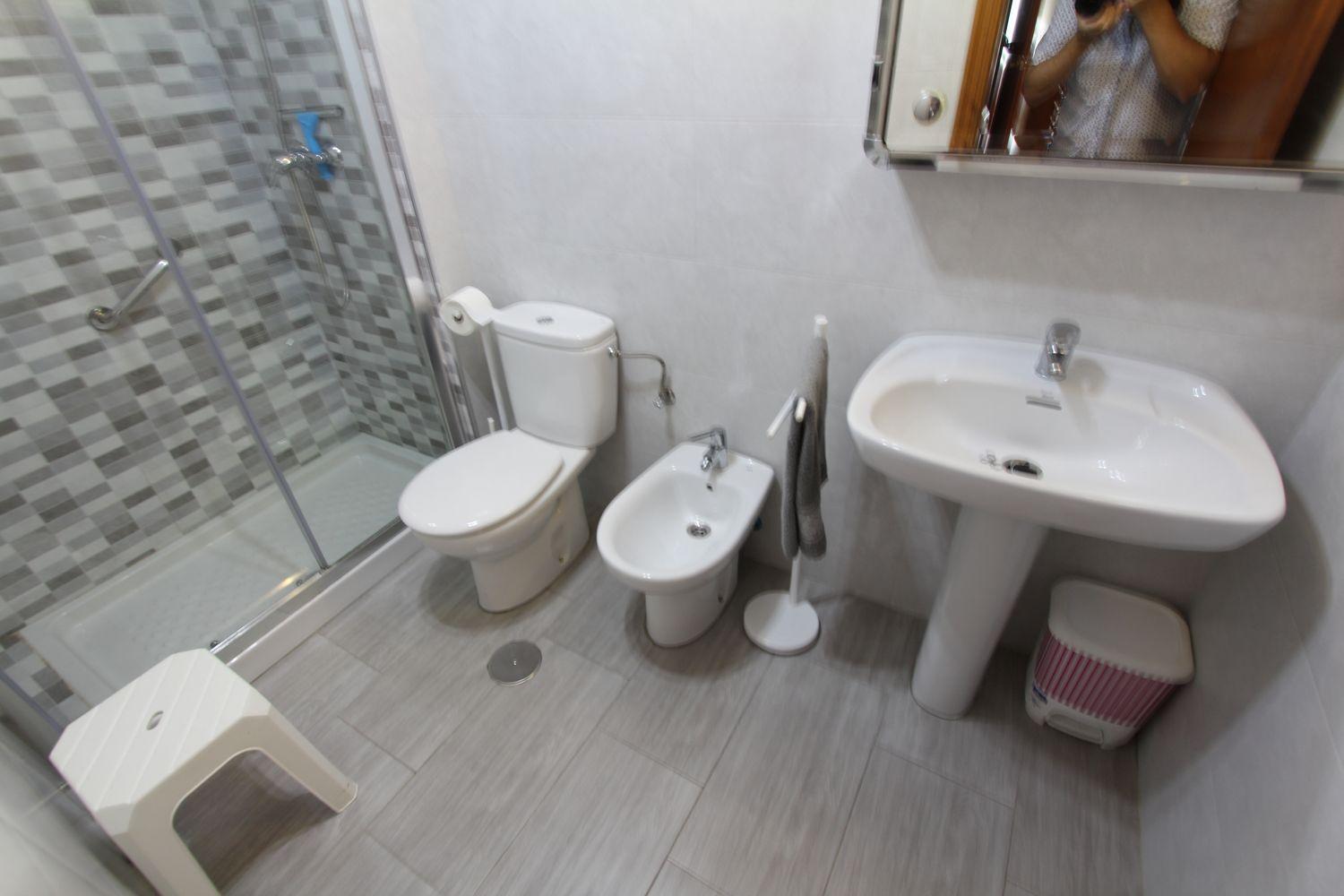 PISO 1ªLINEA  DE PLAYA DE OCTUBRE A MAYO . PRECIO: 650 € / MES