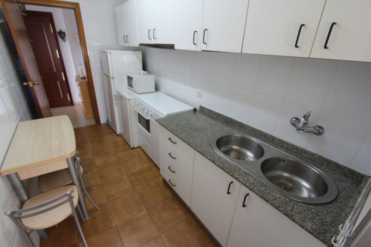 PISO 1ªLINEA  DE PLAYA DE OCTUBRE A MAYO . PRECIO: 650 € / MES