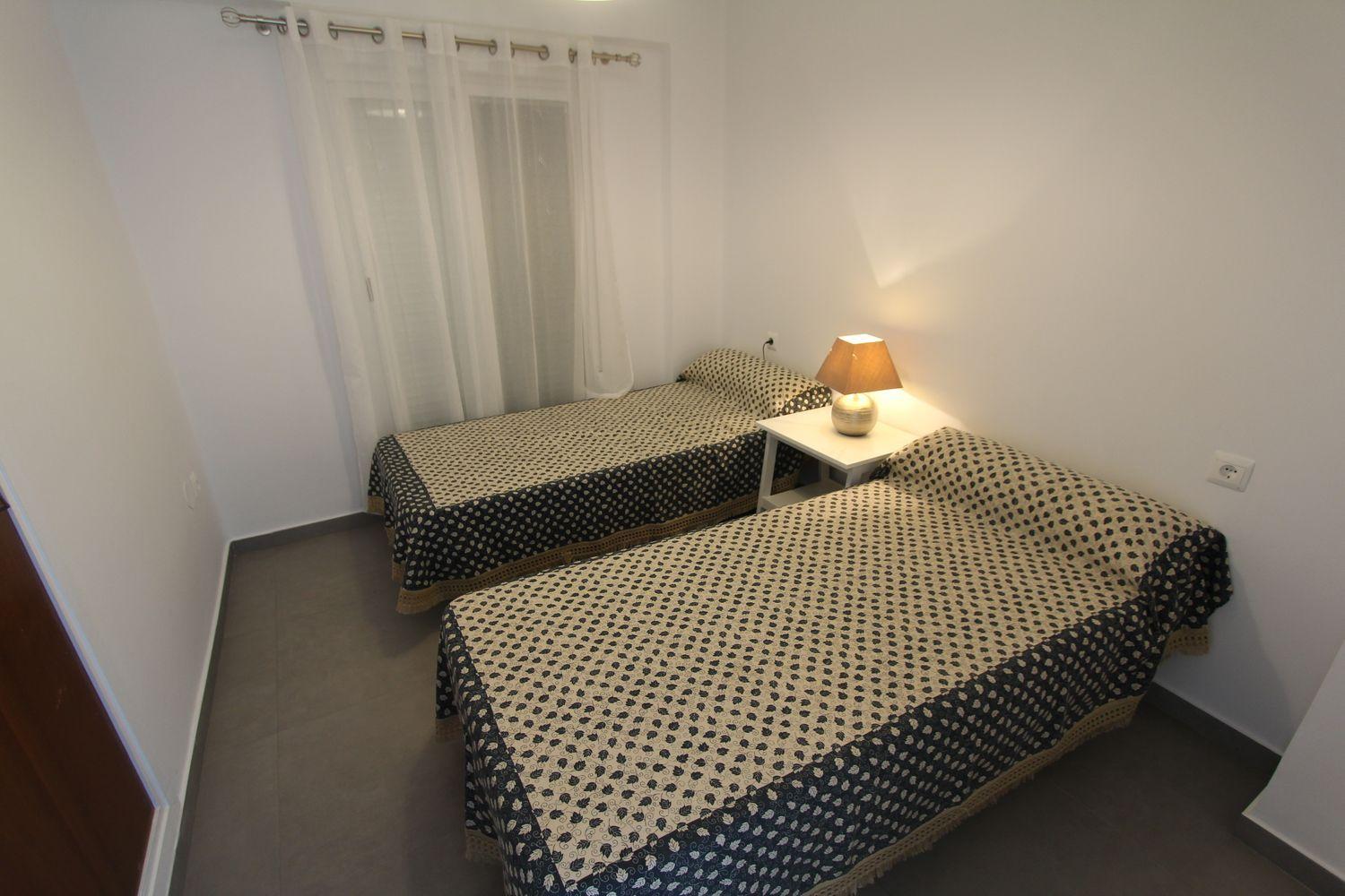 1st LINE BEACH SHORT TERM APARTMENT. €700/MONTH