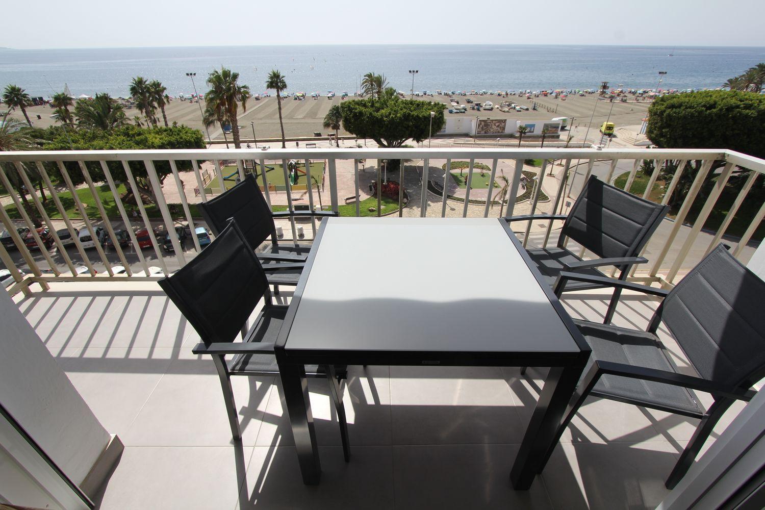 1st LINE BEACH SHORT TERM APARTMENT. €700/MONTH