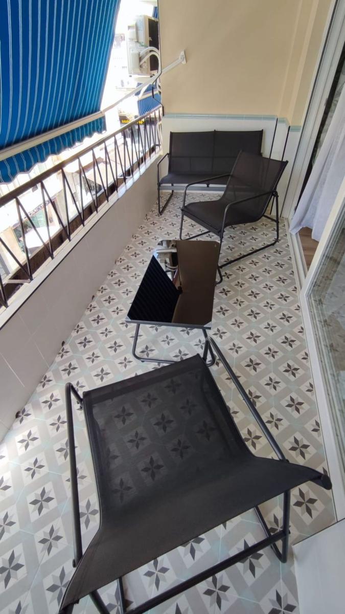 PISO DE  CORTA TEMPORADA. 935 € /MES
