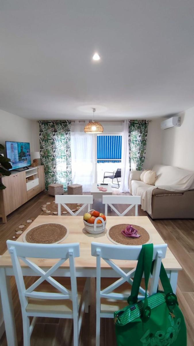 PISO DE  CORTA TEMPORADA. 935 € /MES