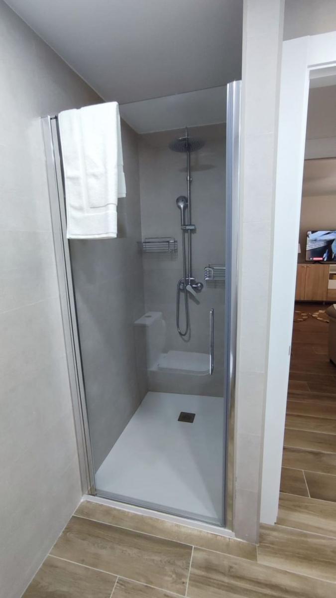 PISO DE  CORTA TEMPORADA. 935 € /MES