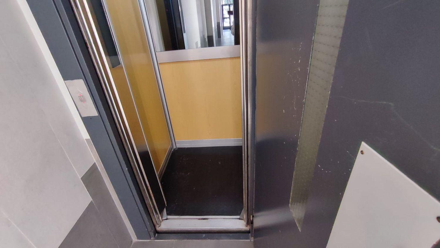 PISO DE  CORTA TEMPORADA. 935 € /MES