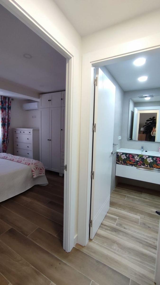 PISO DE  CORTA TEMPORADA. 935 € /MES
