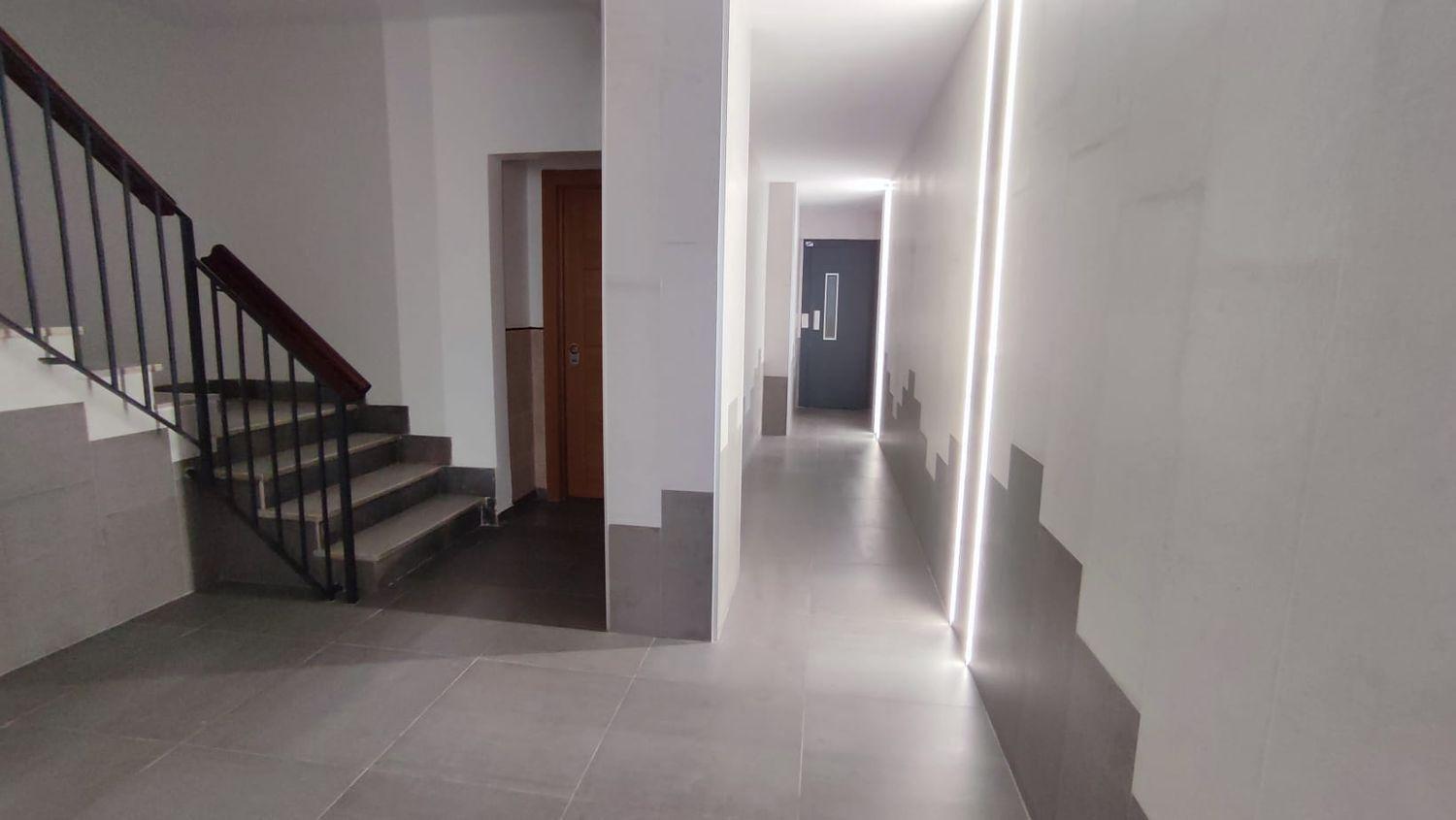 PISO DE  CORTA TEMPORADA. 935 € /MES