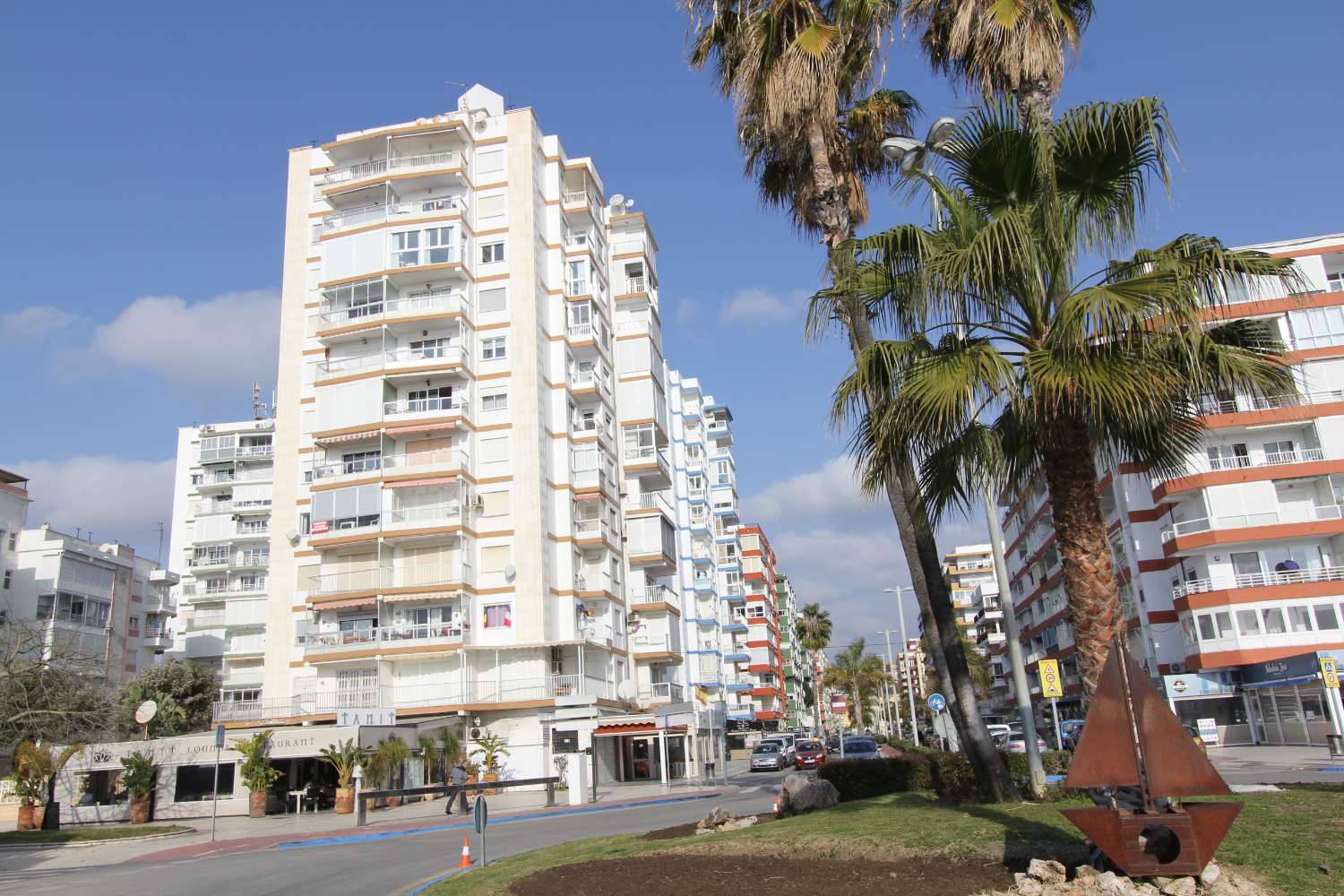 FRONTAL AL MAR  PISO  DE  CORTA TEMPORADA. 825 € /MES
