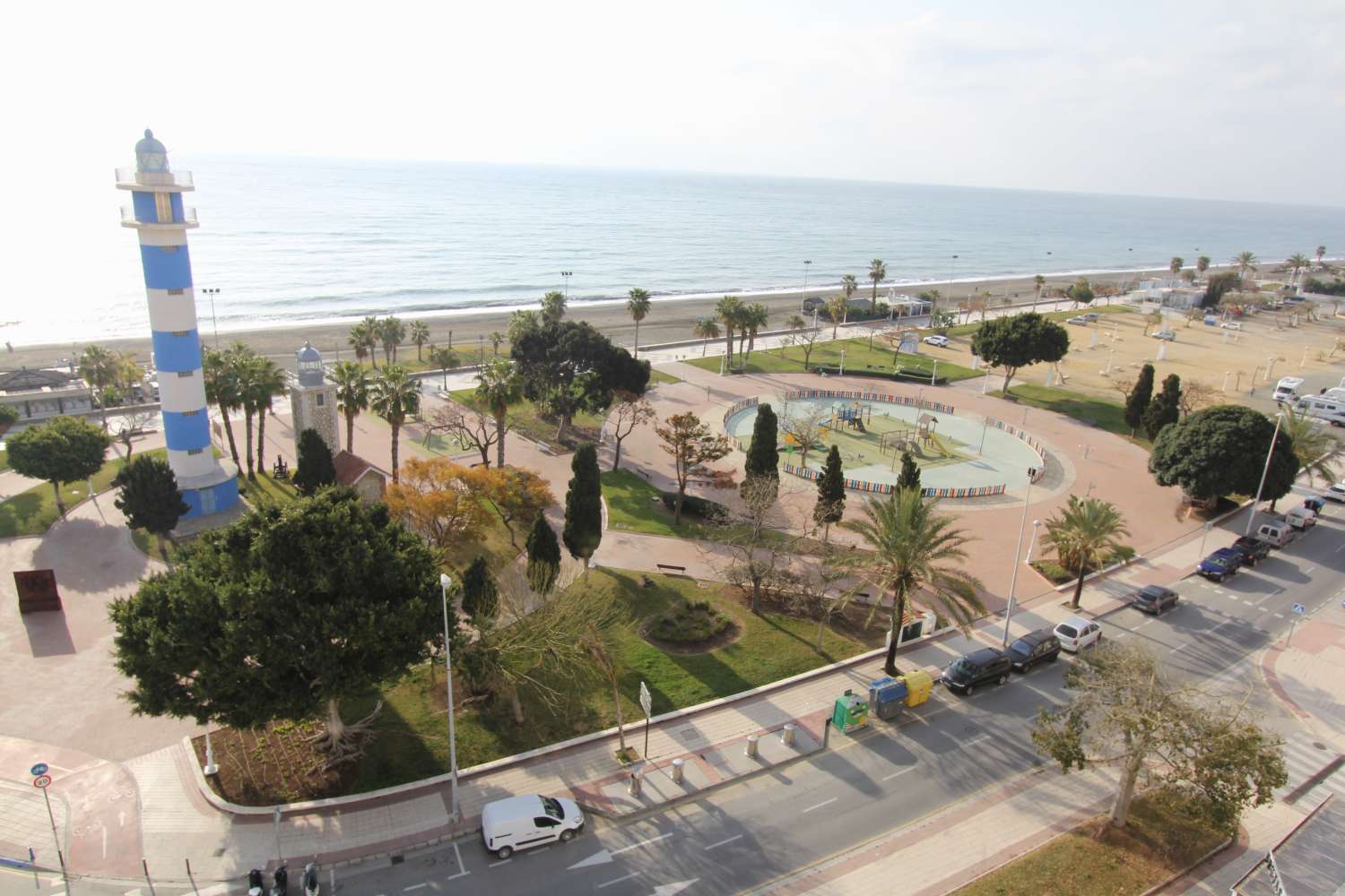FRONTAL AL MAR PISO  DE  CORTA TEMPORADA. 825 € /MES