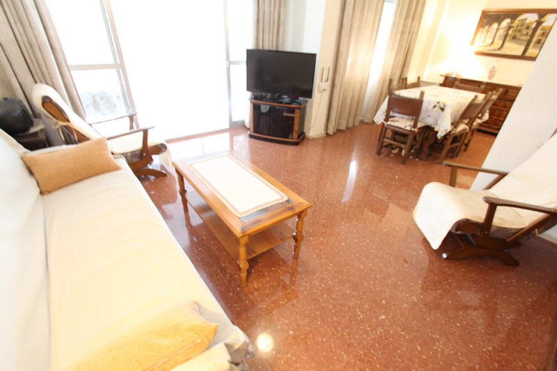 FRONTAL AL MAR PISO  DE  CORTA TEMPORADA. 825 € /MES