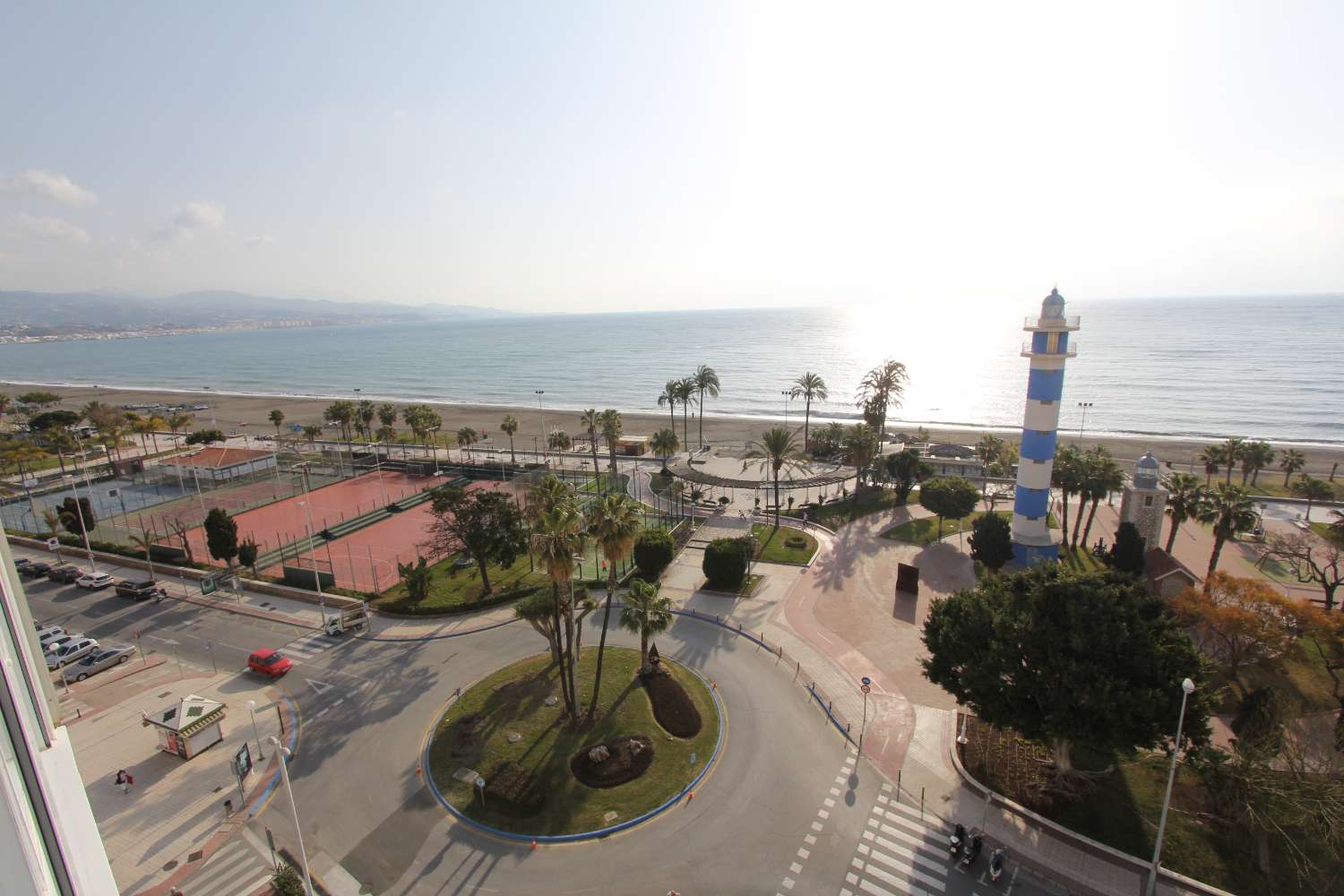 FRONTAL AL MAR PISO  DE  CORTA TEMPORADA. 825 € /MES