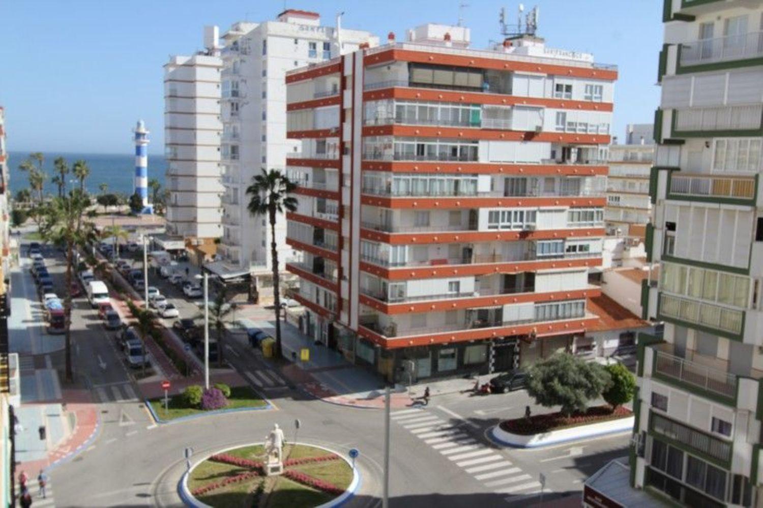 PISO  DE  CORTA TEMPORADA. 680 € /MES