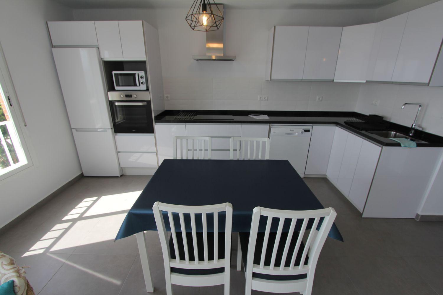 SHORT SEASON APARTMENT. €650 /MONTH