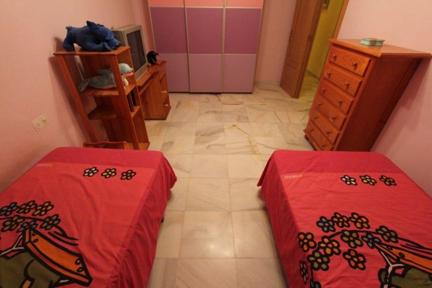 CHALET  DE  CORTA TEMPORADA
