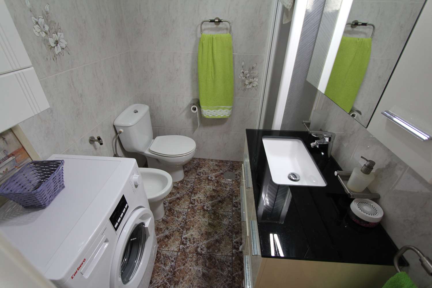 APPARTEMENT COURTE SAISON. 490 € /MOIS