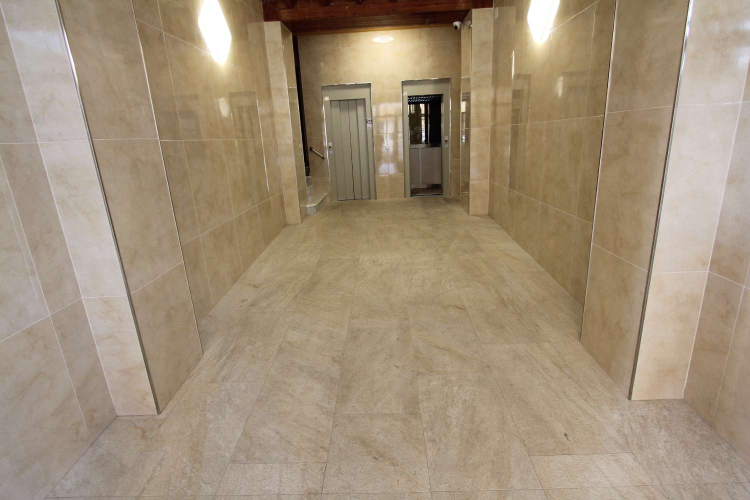 APPARTEMENT COURTE SAISON. 490 € /MOIS