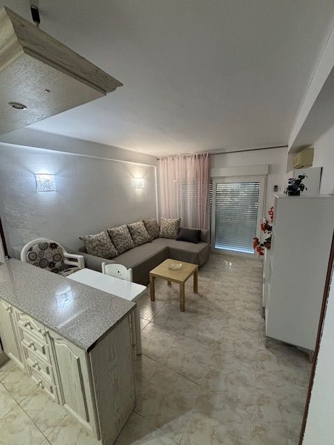 APARTAMENTO DE  CORTA TEMPORADA. 470 € /MES