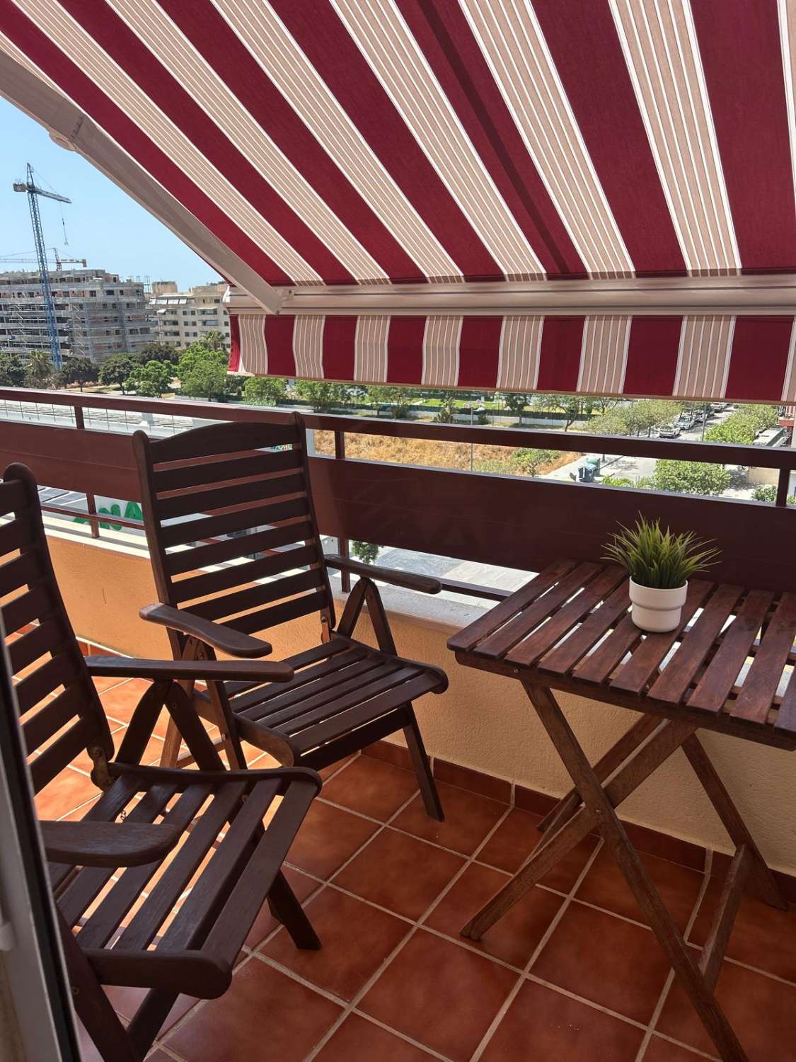 PISO DE CORTA TEMPORADA .605 € / MES