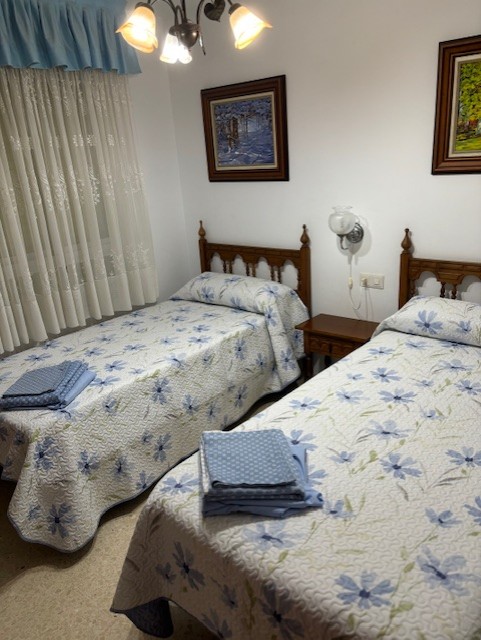 PISO 1ª  LINEA   DE PLAYA DE CORTA TEMPORADA . PRECIO: 650€ / MES