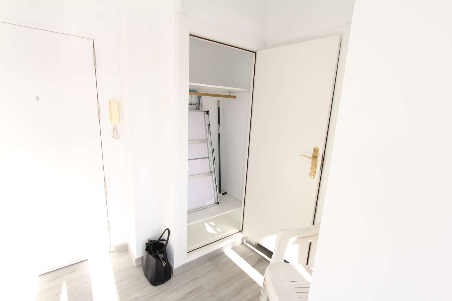 APARTAMENTO DE  CORTA TEMPORADA. 500 € /MES