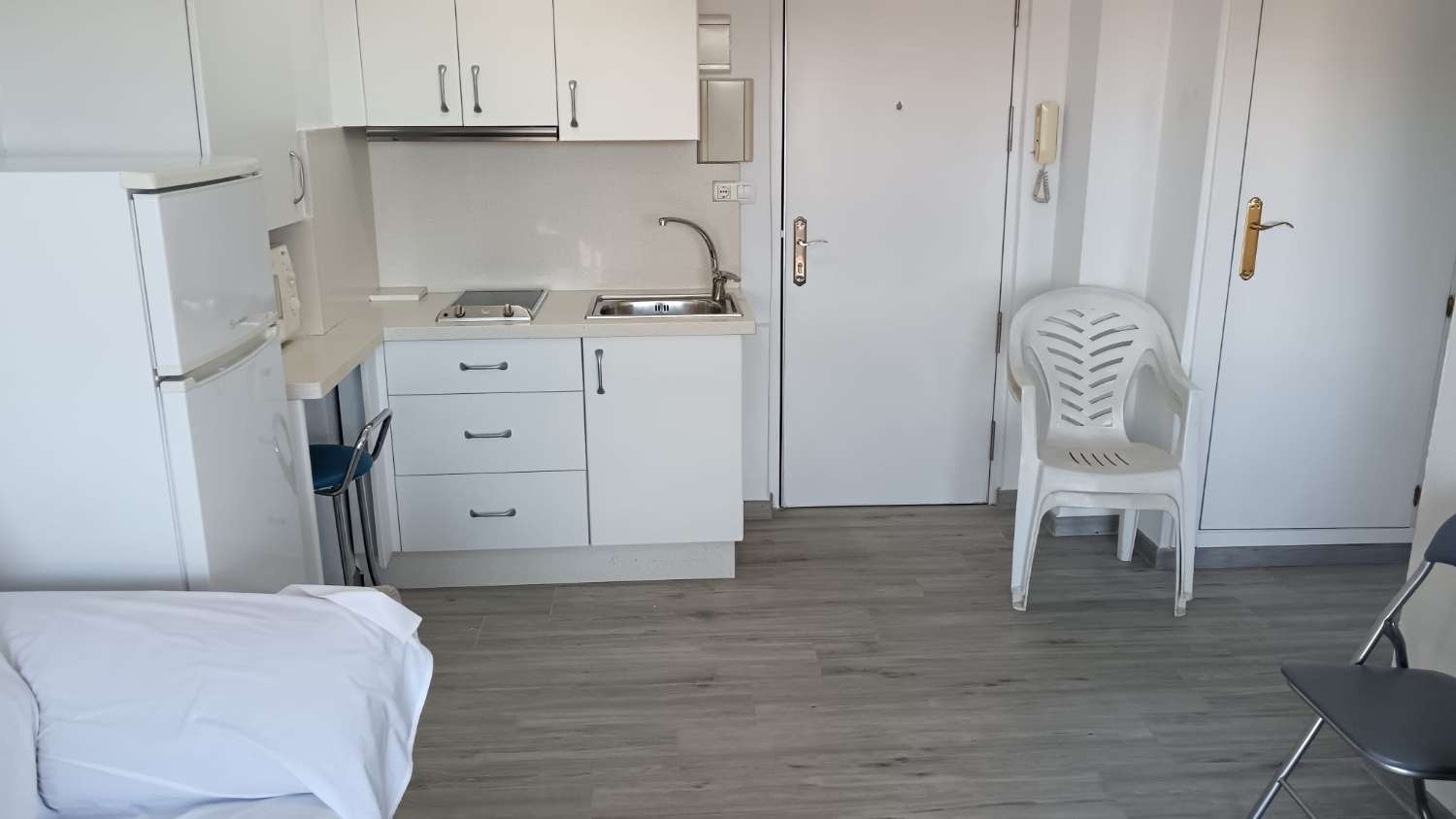 APARTAMENTO DE  CORTA TEMPORADA. 500 € /MES