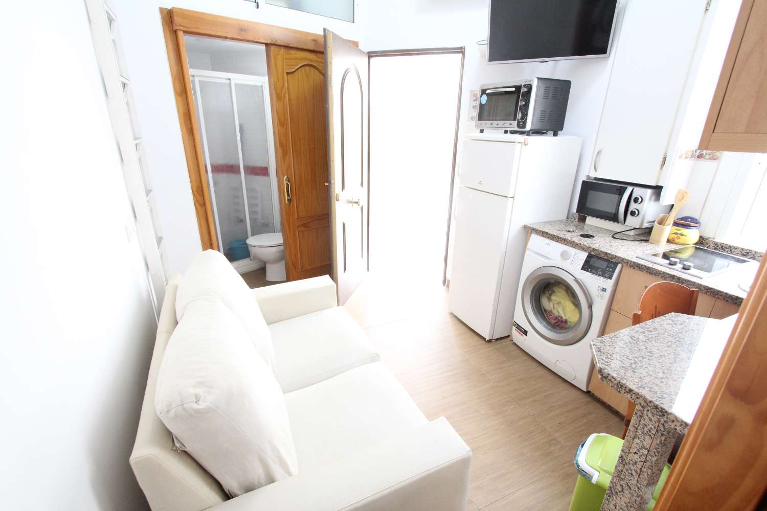SHORT SEASON APARTMENT. €400 /MONTH