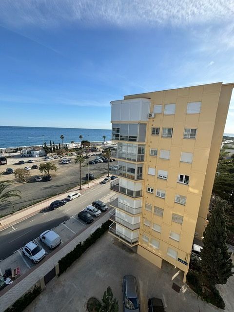 MAGNIFICENT APARTMENT ON THE 1ST LINE OF THE BEACH.