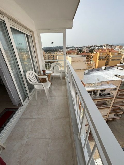 MAGNIFICENT APARTMENT RENOVATED FOR THE WINTER MONTHS. PRICE €750 / month