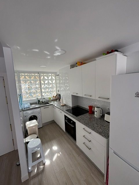 HERRLICH RENOVIERTE WOHNUNG FÜR DIE WINTERMONATE 750 € / Monat