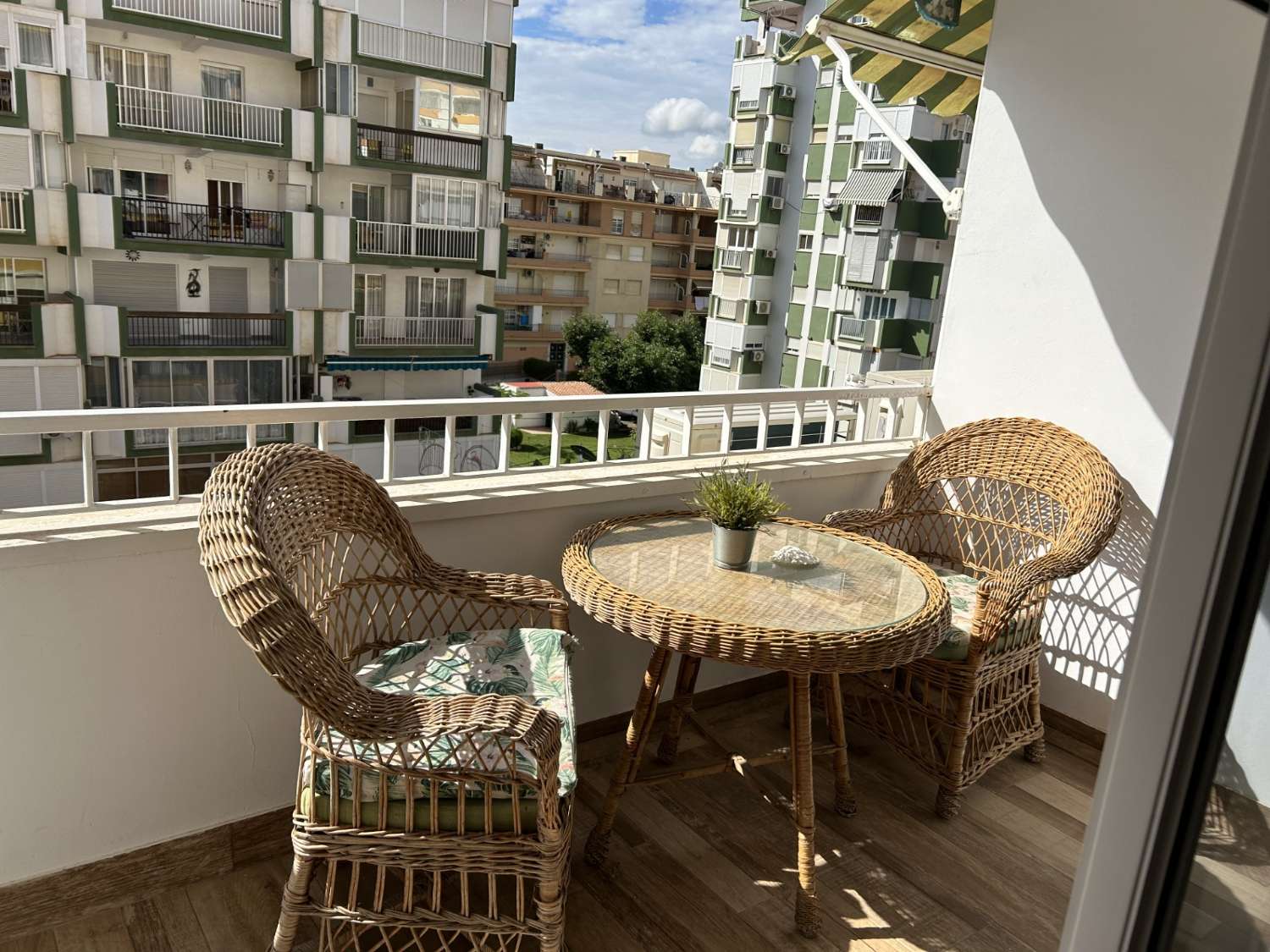 PISO DE CORTA ESTANCIA DE NOV A MAYO 700 € /MES