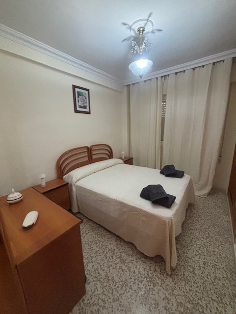 SHORT-TERM APARTMENT FROM SEPTEMBER 16 TO JUNE 15. PRICE: €600/MONTH