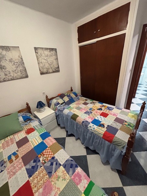 PISO DE CORTA TEMPORADA  DE OCTUBRE A MAYO INCLUIDO. PRECIO: 650 € / MES.