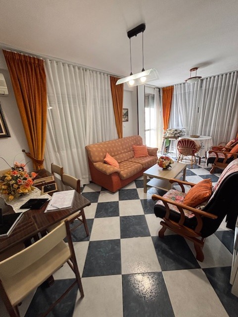 PISO DE CORTA TEMPORADA  DE OCTUBRE A MAYO INCLUIDO. PRECIO: 650 € / MES.