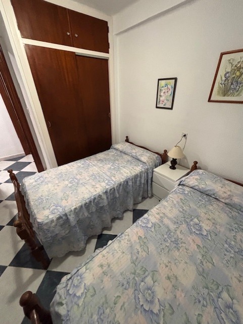 PISO DE CORTA TEMPORADA  DE OCTUBRE A MAYO INCLUIDO. PRECIO: 650 € / MES.