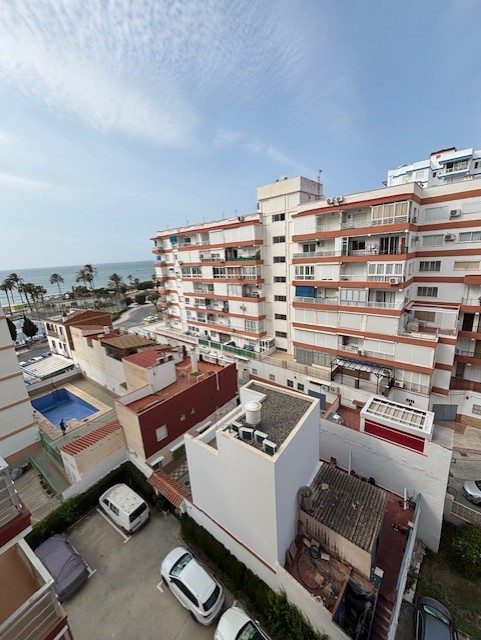 PISO DE CORTA TEMPORADA  DE OCTUBRE A MAYO INCLUIDO. PRECIO: 650 € / MES.